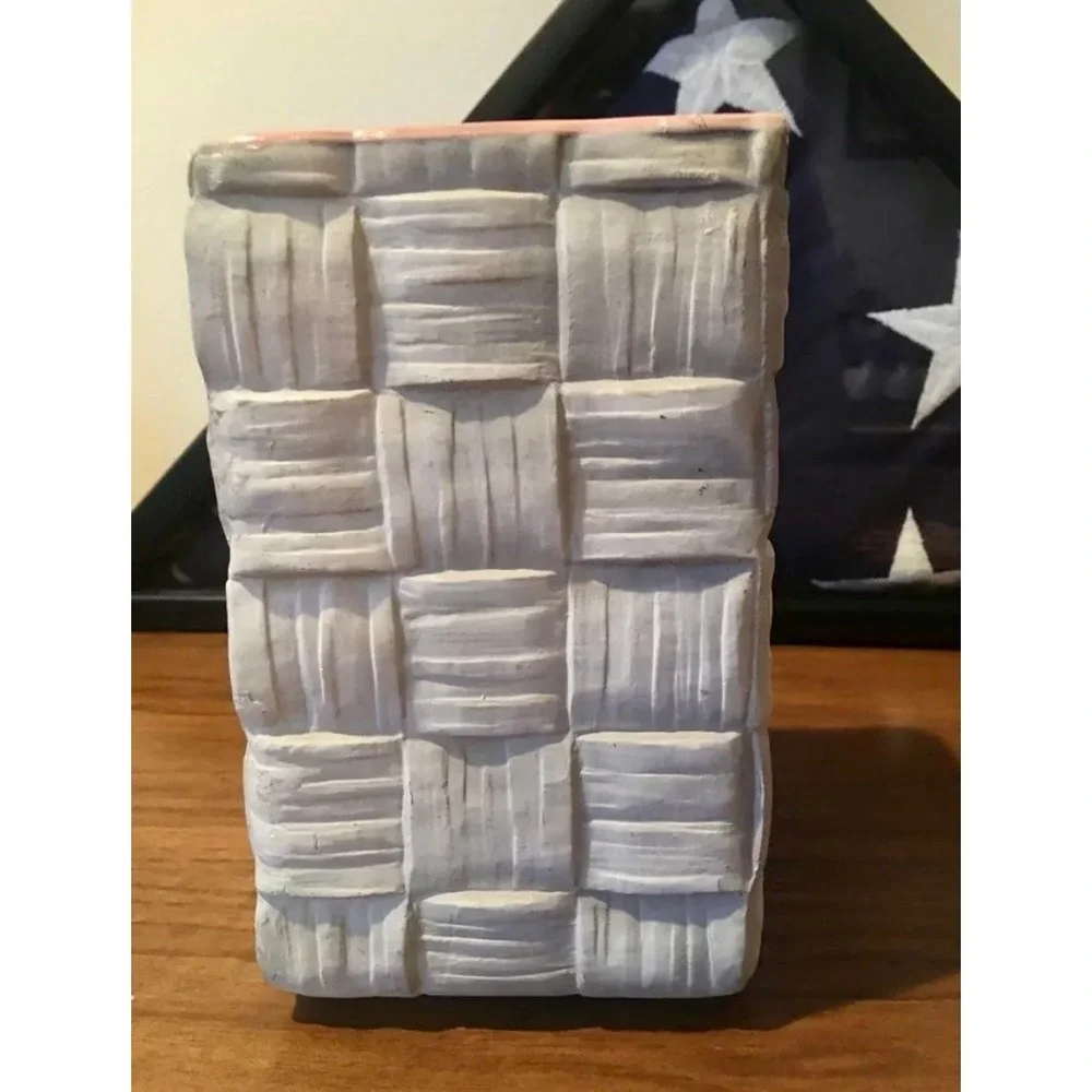 Vintage Shawnee Pottery Vase: Gray Basket Weave with Pink‎ Glaze